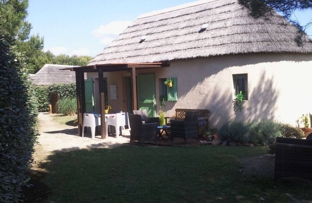 VILLA WITH ENCLOSED GARDEN BETWEEN BEACH AND MARINE LAKE
