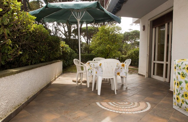 Villa with garden in the heart of the Maremma pinewood