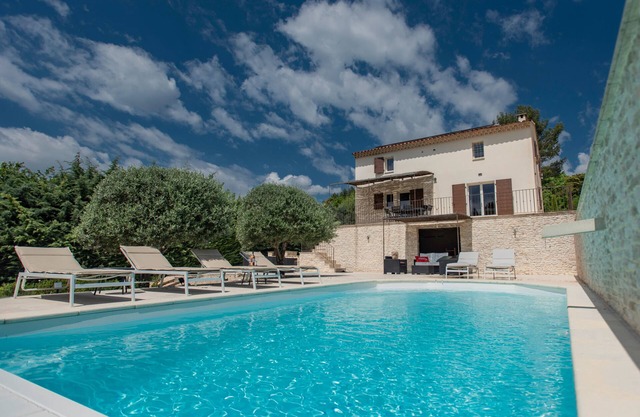 Villa with heated pool & air conditioning
