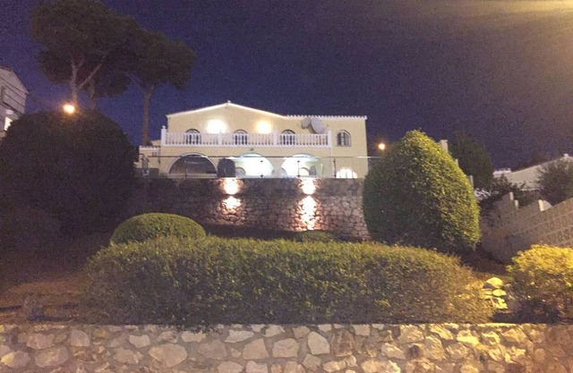 Villa With Private Pool (heated Optional) And Stunning Sea Views - Great Location