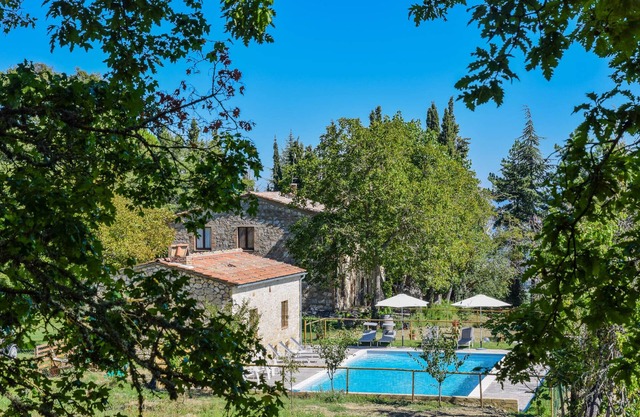 Villa with private pool, air conditioning in Val d'Orcia. Very quiet place!