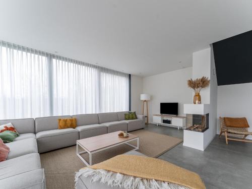 Villa with private pool on the Veerse Meer, cleaning included