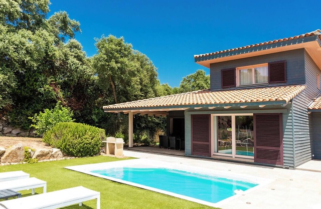 Villa with private pool close to Porto-Vecchio