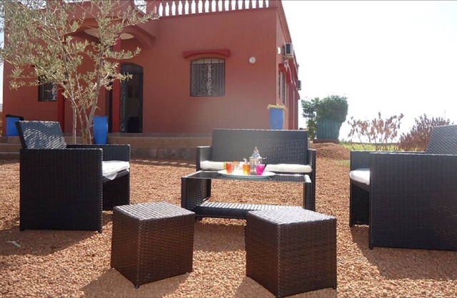 VILLA WITH PRIVATE SWIMMING POOL WITHOUT OPPOSITE