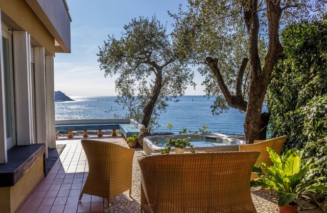 Villa with sea wiew, spa, air conditioning, elevator
