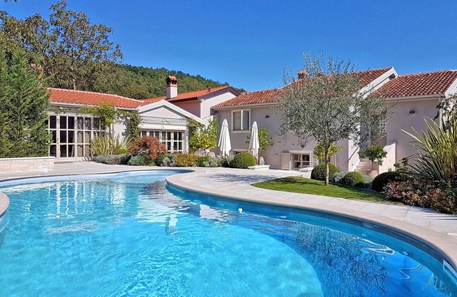Villa Zita u Svicima for 10 people with jacuzzi & sauna in Central Istria