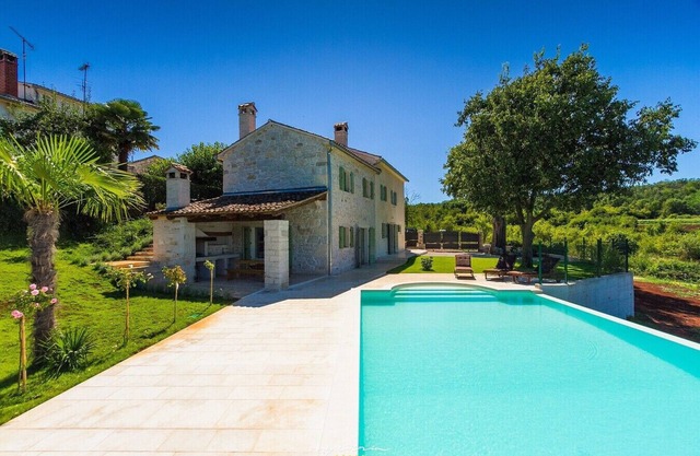 Villa Zvonar near Motovun with large pool (62m2) and whirlpool