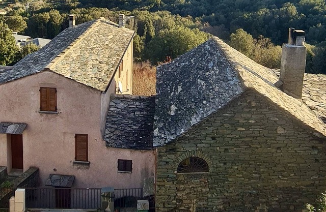 Village house 5 pers. between sea and mountain