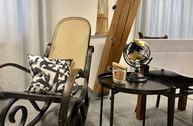 Village square loft with far-reaching views: cozy & modern | 10min from Rothenburg o.d.T.