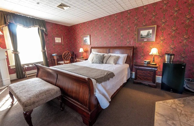 Village View Room - Big Tree Innnn