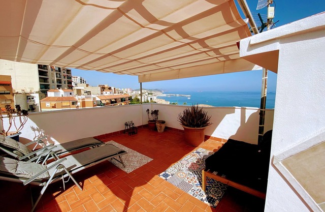 Villajoyosa- Top Apt + Rooftop with Amazing Seaview