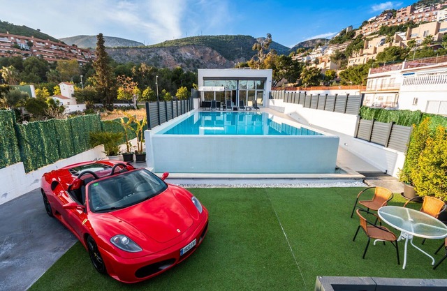 VILLAMARLY III WITH 2 SWIMMING POOLS 200 METERS FROM THE BEACH CASTELLDEFELS-SITGE