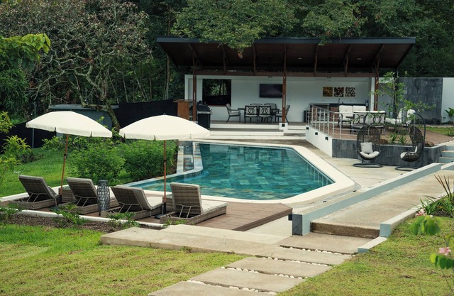 VIllas Turrú 402 fully equipped in Turrucares with shared pool and BBQ area.n