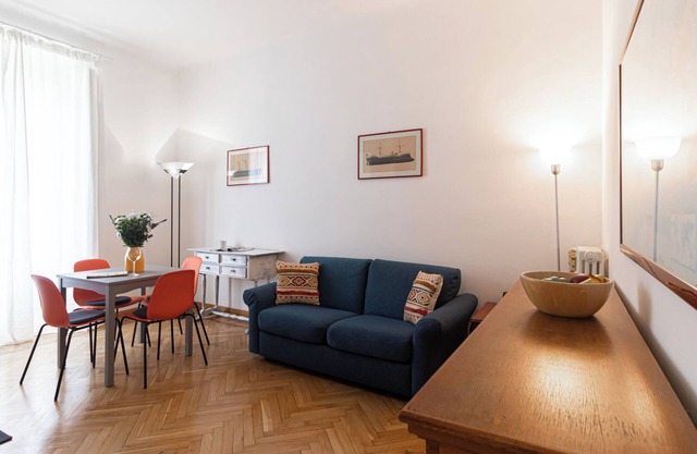 Vincenzo Monti 29 E - One Bedroom Apartment, Sleeps 3