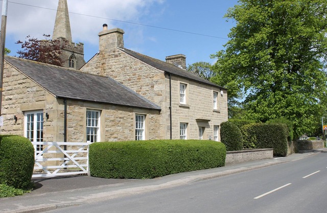 VINE COTTAGE, pet friendly, character holiday cottage in Pilling