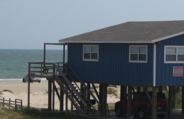 Vintage Charm right on the Beach!