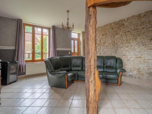 Vintage Holiday Home in Nouart, cleaning included