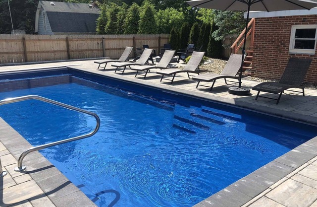 Vintage, restored home w/pool, hot tub & courtyard-just blocks to town & beach