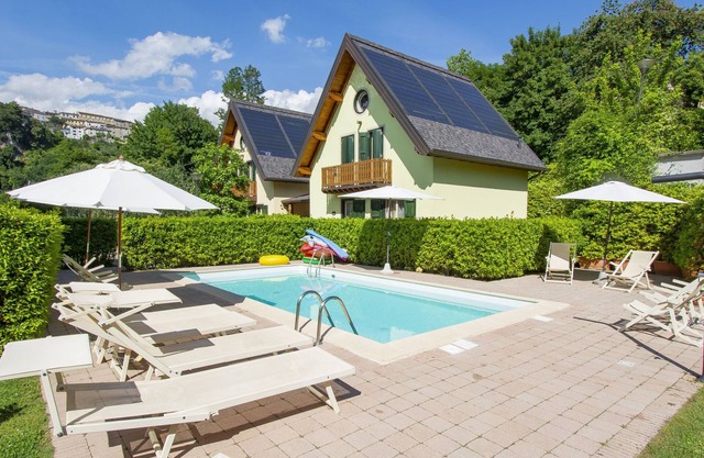 Viola (BLU601) by Interhome