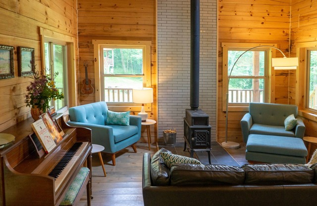 Vireo Cabin at Driftless Creek