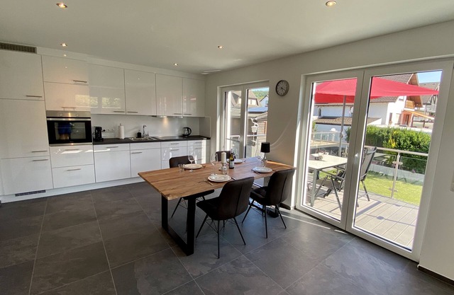 Vis-Ahr-Vis Country Apartment 6