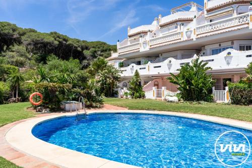 ViVi Homes - Mirazul Beachfront Apartment in Calahonda