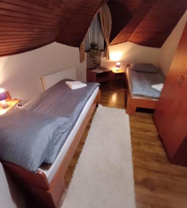 Vozi Rooms