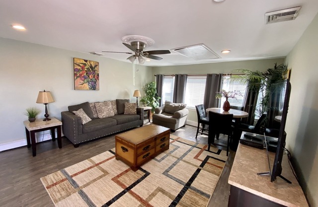 VRBO PREMIER HOST 2BR, 2BA Breakwater Ste, 200ft to Beach. Pool Access Optional
