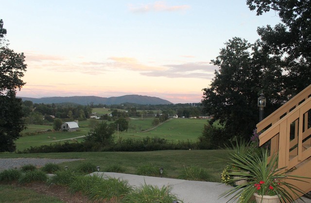 VT Football VT and Radford Graduation Rental - Peaceful and private setting