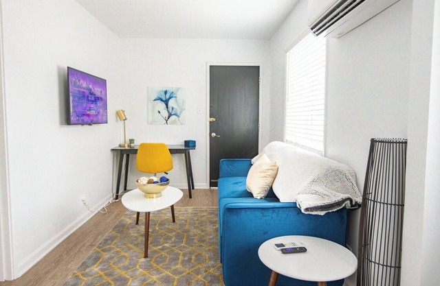 Vulcan Hideout Apt A1-King Bed/Heart of BHAM/Wifi