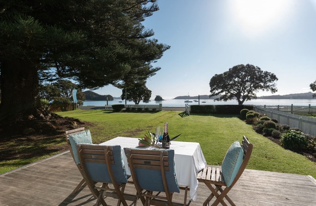 Wairangi Beach Cottage - Paihia Beach House