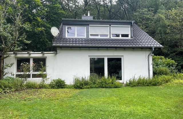 Waldhaus - Central and family-friendly with a large fenced garden.