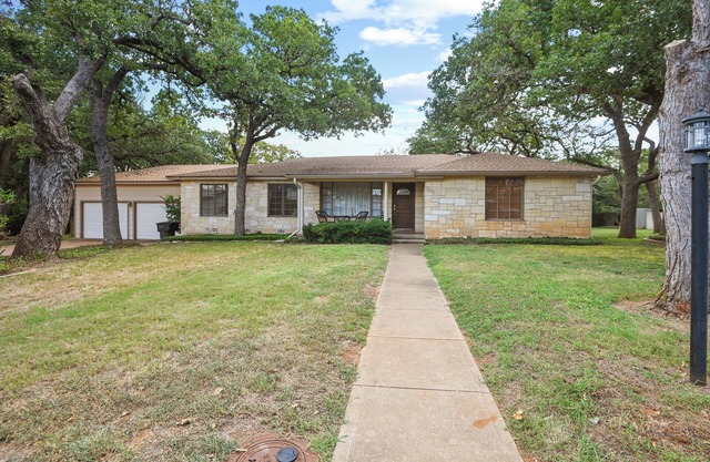 Waldrip House - Family getaway - Close to downtown - quite area!