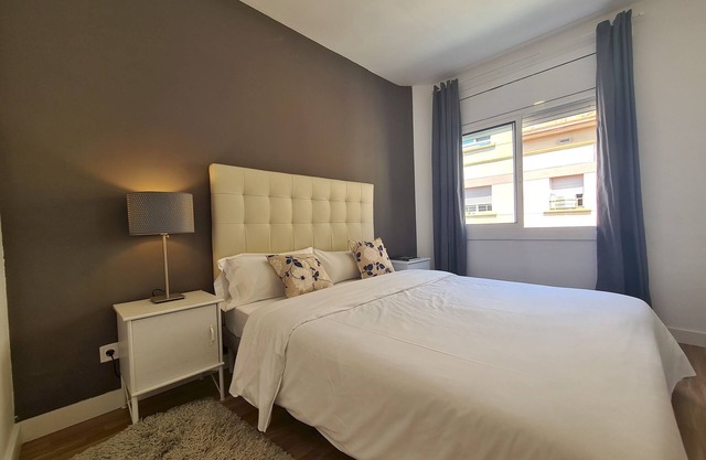 WALK to CAMP NOU - Wi-Fi/AC/3 Bed by MyRentalHost