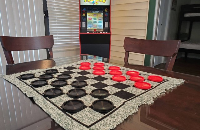 Walk to A&M - College Station home + Game Room