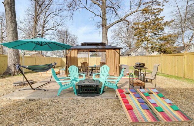 Walk to Bay: Home w/Fenced Yard in Colonial Beach