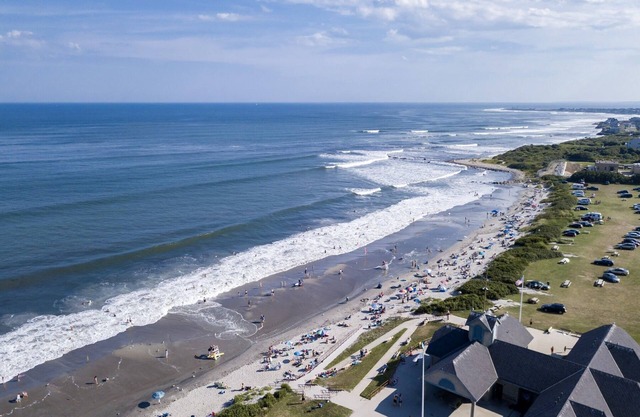 Walk to Beach 1/4 Mile, Central A/C, Modern!