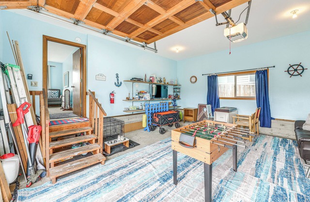 Walk to Beach: Dog-Friendly Home in Lincoln City