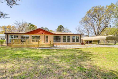 Walk to Beach Eufaula Fishermans Delight Home