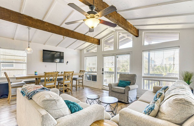Walk to Beach: Ocean-View Home w/Deck in Freeport