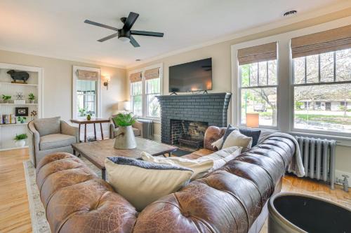 Walk to Dtwn Cozy Getaway with Patio in Charlevoix