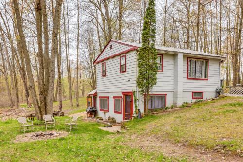 Walk to Gray Lake Pet-Friendly Cottage