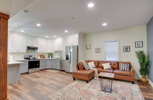 Walk to Lititz Springs Park: Cozy Getaway!