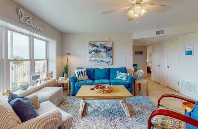 Walk to Sandfest, Shared Pools, Boardwalk to the Beach