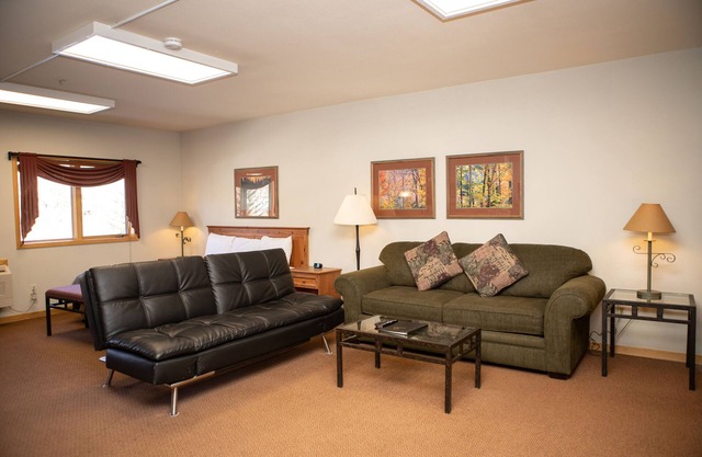 Walk to the Gondola/Pool and Hot Tub Access/Large Studio