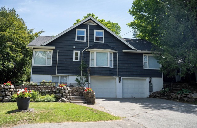 Walk to Village View Lake Placid Hot Tub, Fire Pit, Volleyball, kids playground