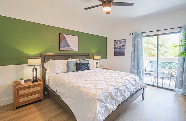 Walk to Westin Kierland | Pool, Gym & Free Parking
