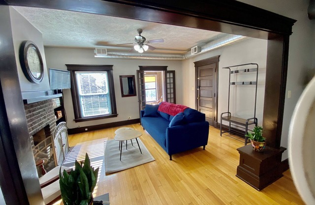Walkable 2br condo in quiet historic neighborhood