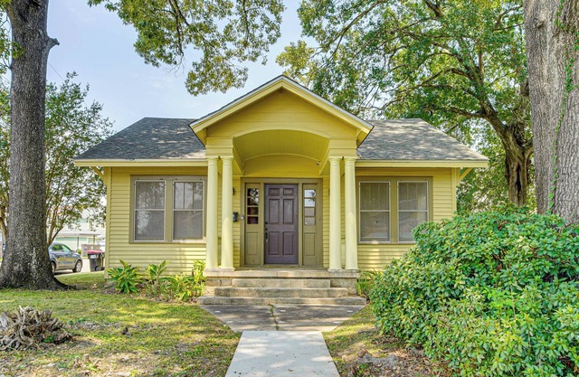 Walkable Dtwn Lafayette Home w/Screened Porch
