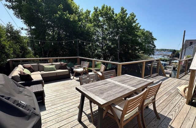 Walking Distance To Shops, Restaurants And Footbridge